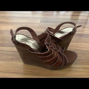 Madden girl wedges